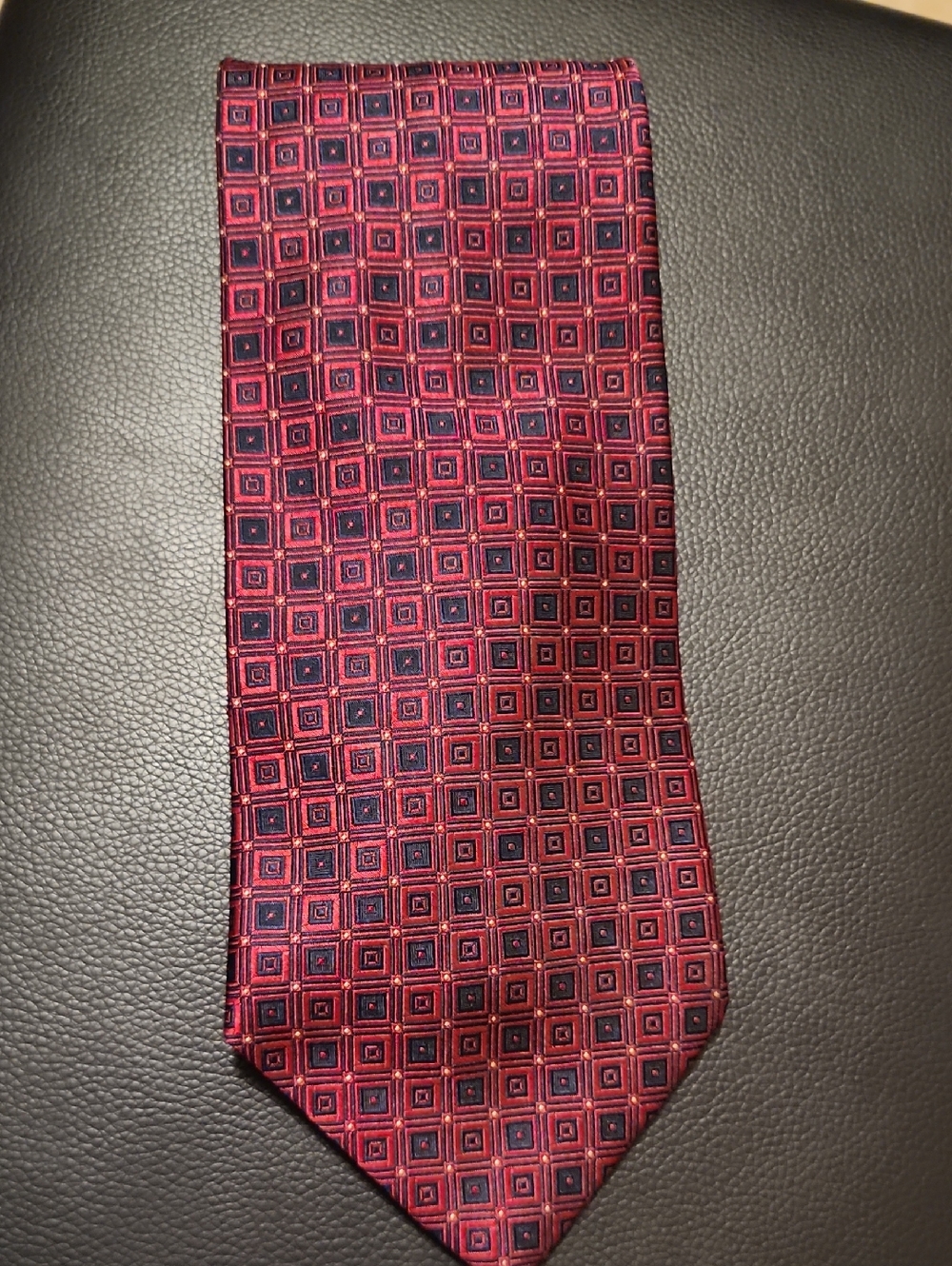Palatina Red Geometric Patterned Tie